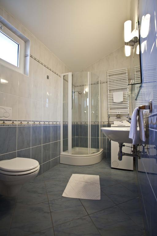 Studio Apartmani Bijeli Delfin Біоград-на-Мору Номер фото